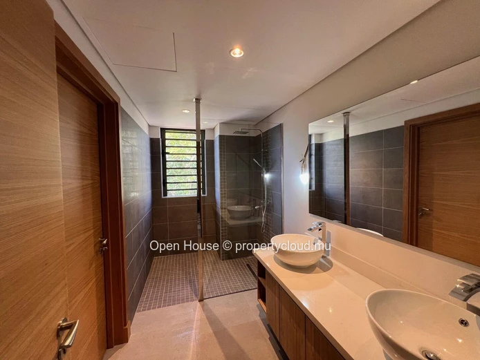 Appartement meublé de 165 m² avec piscine à Trou aux Biches