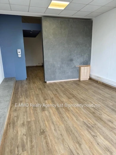 Bureau(x) à louer à Phoenix - Rs 35 000 - Contactez-nous maintenant!