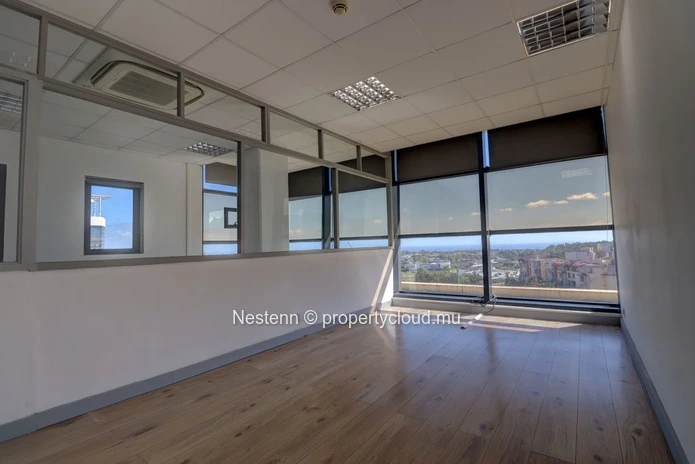 Office Space of 171.64 m² on 6th floor
