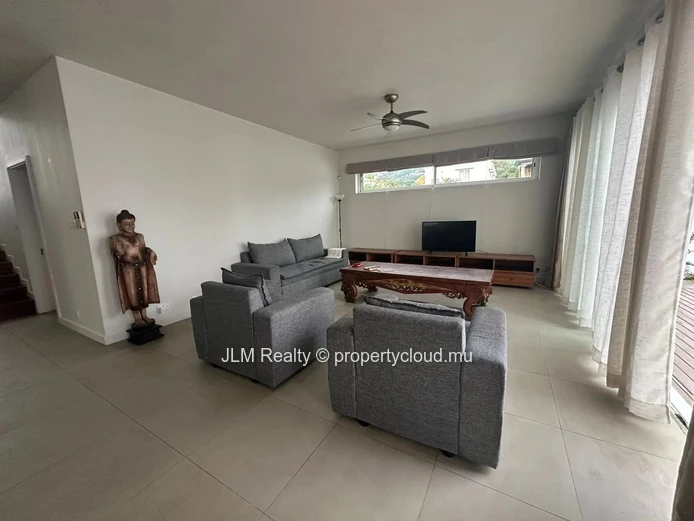 Spacious villa with swimming pool for rent in a friendly residential area of Black River, Mauritius