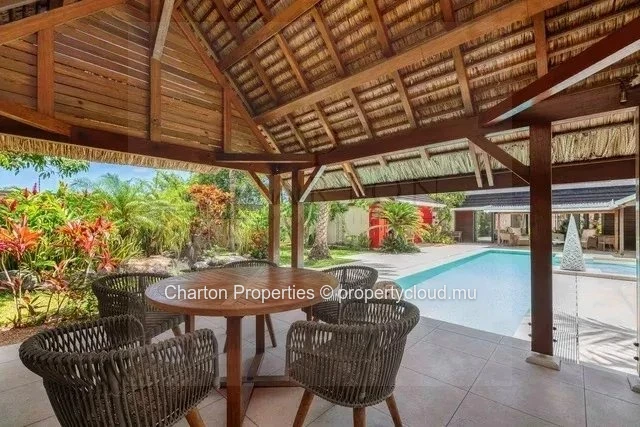 Villa contemporaine de 3 chambres en suite avec bureau et studio indépendant au cœur de Grand Baie