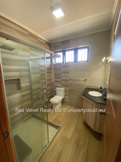 Luxury 4-Bedroom Furnished House for Rent – Le Bout du Monde, Ebène – 390 m²