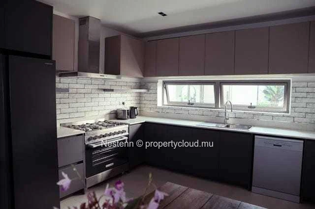 285 m2 villa on 1000 m2 of garden in the heart of nature