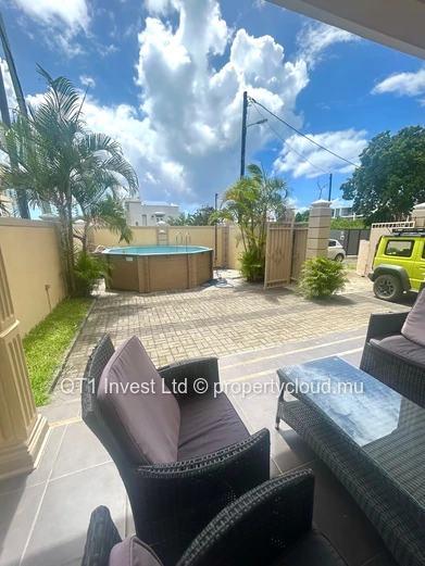 FURNISHED FAMILY VILLA FOR SALE – Grand Baie / Péreybère –
