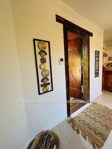 Charmante Maison Meublée à Vendre à Tamarin – Avec Piscine Privée