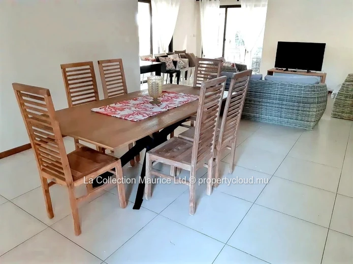 Single storey villa in Tamarin