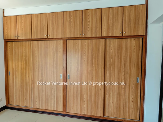 Appartement à Louer – 3 Chambres, Premier Étage
