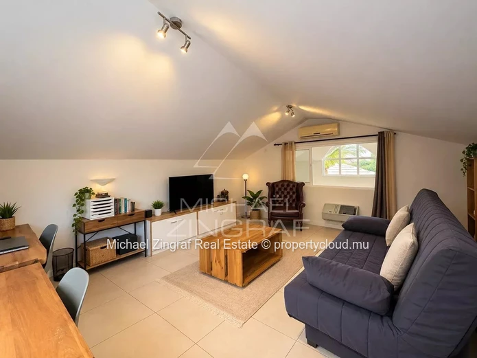 Elegant 4-Bedroom Villa with Pool in Black River