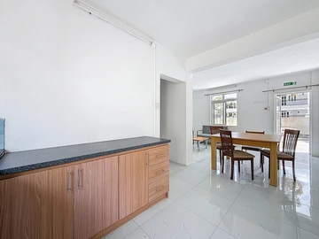 10 Bedroom Apartment