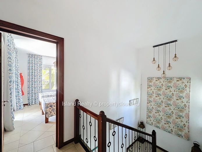 Modern 3-Bedroom Duplex – Direct Access to Shared Pool – Bain Boeuf – 1-Minute Walk to the Beach