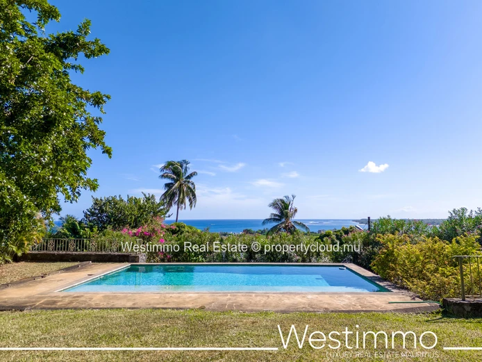 Villa de style colonial avec vue mer à vendre à Tamarin