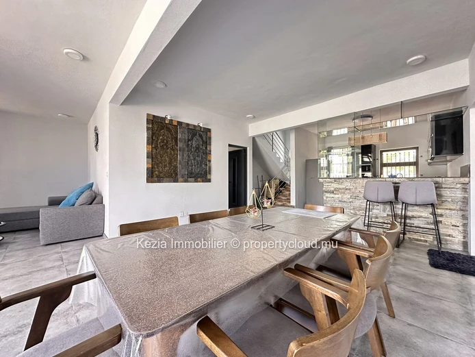 Modern Duplex Near The Beach
