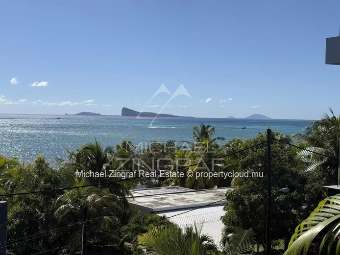 Luxury Penthouse with Sea Views – Pointe aux Canonniers