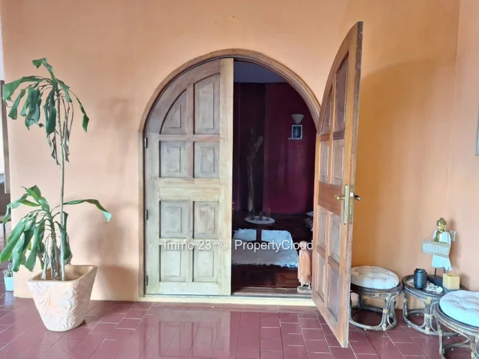 Houses / Villas - 4 bedrooms - Curepipe