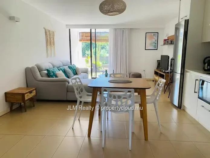 A Vendre: Deux Appartements Jumelés au Rez-de-Jardin à Trou aux Biches, Île Maurice