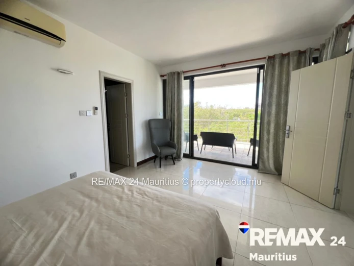 Pool House to Rent in Pereybere | Rs 75,000 per Month