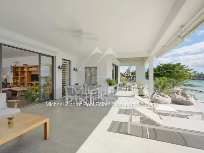 Exceptional Seafront Penthouse with Panoramic Ocean Views – Péreybère
