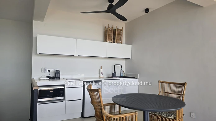 Magnifique penthouse en duplex avec vue panoramique sur l'océan – 3 chambres + bureau – Pointe aux Canonniers