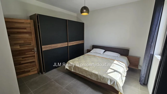 Contemporary apartment with access to a shared pool for sale in Cascavelle, Mauritius, close to all amenities