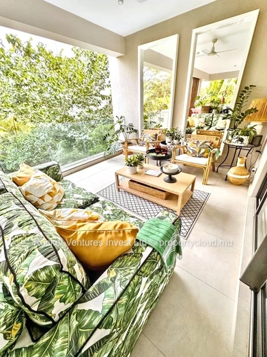 À Vendre : Appartement/Penthouse 2 Chambres – Le Savoy, Pointe aux Canonniers