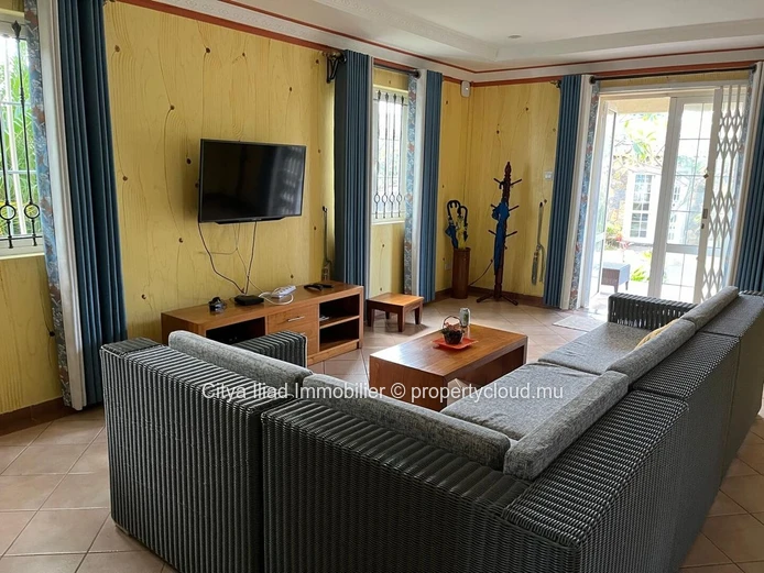 Villa Spacieuse de 3 Chambres en Suite dans Résidence Sécurisée