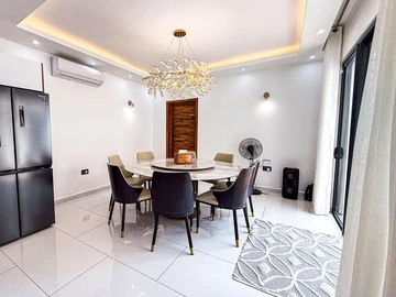 4 Bedroom Villa
