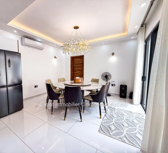Exceptional Villa With Generous Spaces – Péreybère