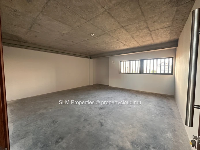 Furnished 55m² Office for Rent in Moka