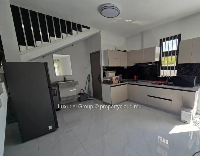 Modern and Spacious Duplexes for Rent in Pereybere