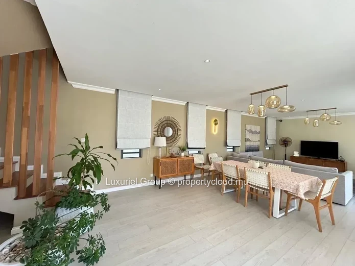 Contemporary Villa for Rent with Pool, Kiosk and Security System