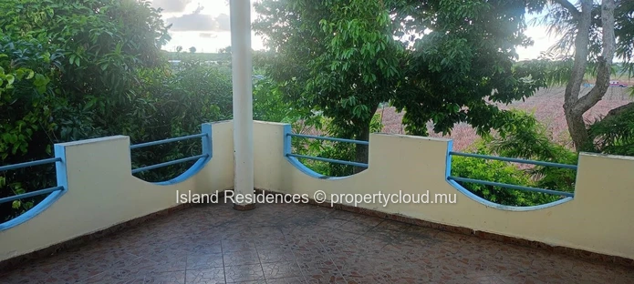 Cottage - Spacieuse Maison familiale  meublée avec un beau jardin tropical et proche de l'Ecole du Nord