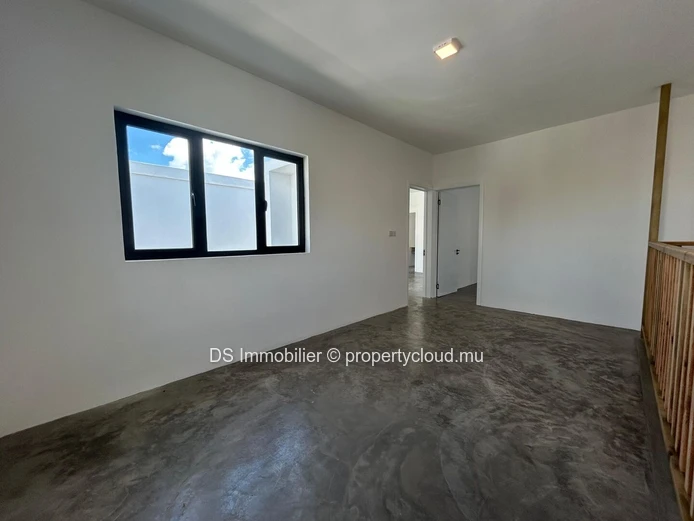 À VENDRE – VILLA SEMI-MEUBLÉE 3 CHAMBRES - FOND DU SAC -NORD- MARCHÉ lOCAL
