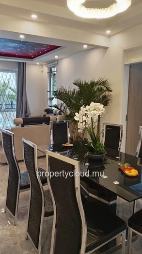 FOR SALE – New villa built in 2025 in the center of Grand Baie