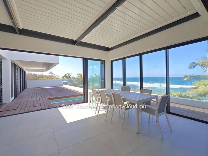 Penthouse Signature – Élégance tropicale à Poste Lafayette
