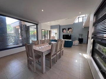 4 Bedroom Villa
