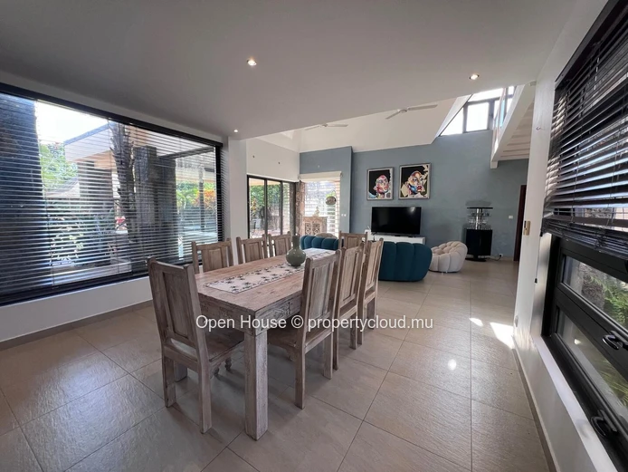 Villa d'architecte 4 chambres avec piscine à vendre à Péreybère