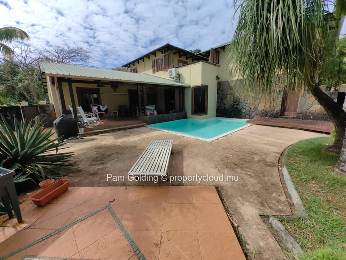 Piton - Maison à vendre – Pam Golding Mauritius