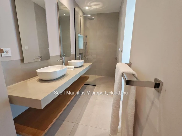 Charming house - Tranquility and elegance on the lagoon – New beachfront apartment in Poste La Fayette, offering a fr...