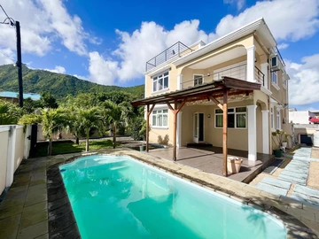 4 Bedroom Villa
