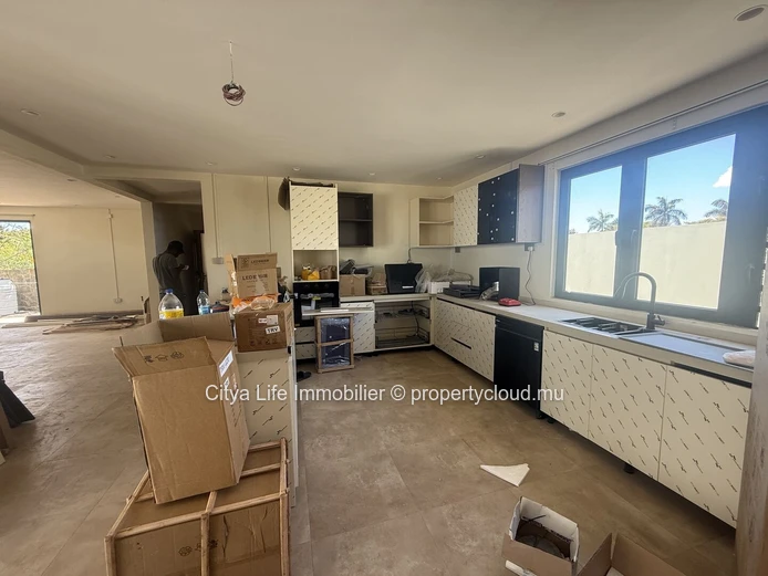 Luxury Furnished Villa with Sea Views – Flic en Flac