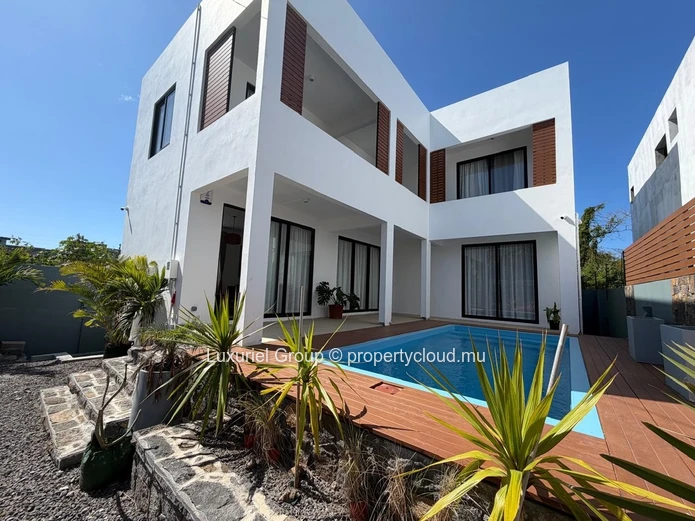  Contemporary Villa for Long-Term Rent in Grand Baie