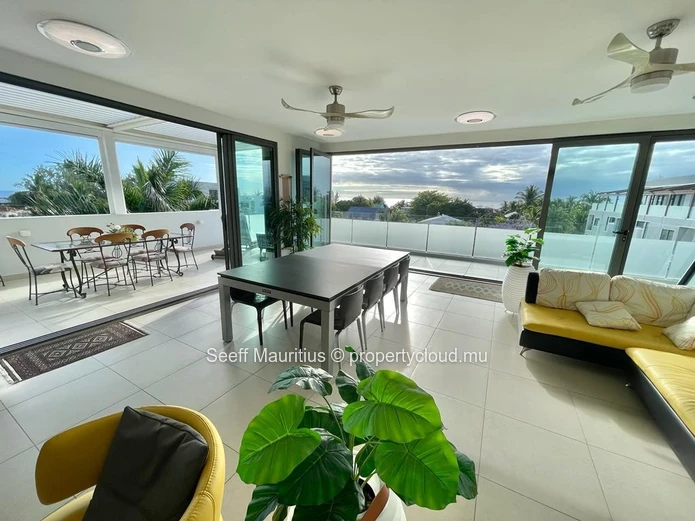 Exquisite Penthouse with Modern Elegance