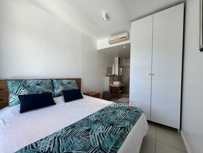 Two-Bedroom Marina Apartment in L'Estuaire – Private Mooring & Ocean Access