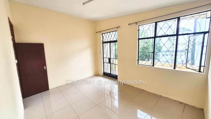 Two Houses for Sale – Rose-Hill 