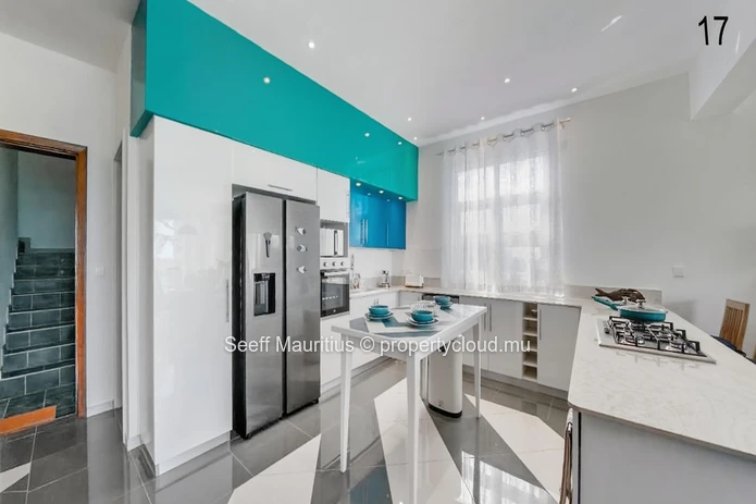 Beachfront Penthouse with Private Rooftop Pool 