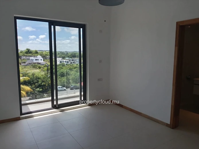 À VENDRE – PENTHOUSE NEUF 180 m² – CENTRE GRAND BAIE