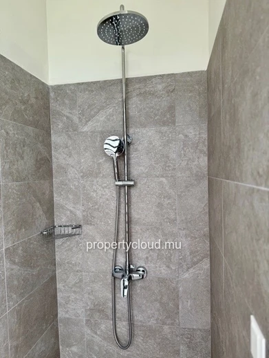 Villa F4 avec piscine Vivez dans le luxe et le confort proche centre commercial de la Croisette de Grand Baie dans un...
