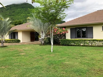 4 Bedroom Villa