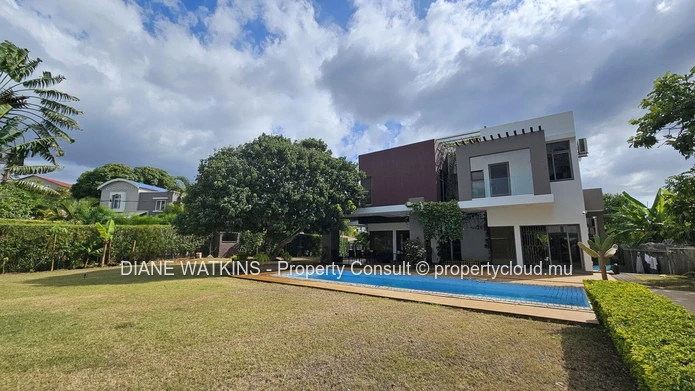 4-bedroom house for sale in Beau Bassin 