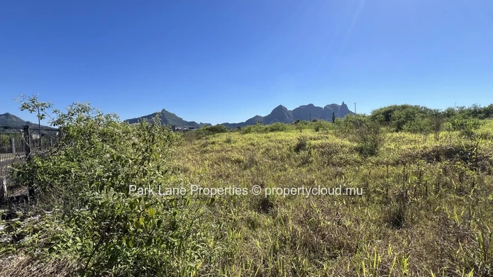 Terrain résidentiel 581 m² dans la Smart City de L’Avenir – Vue montagne, Moka